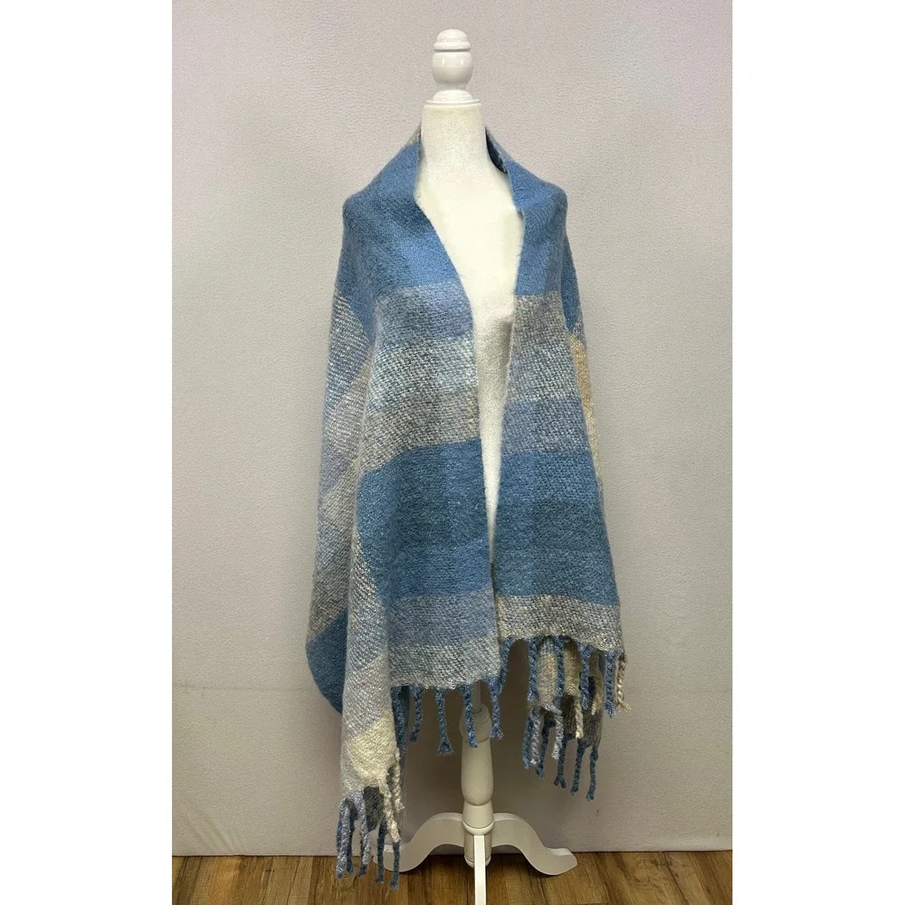 Cozy Soft Winter GAP Women One Size Blue Cream Plaid Oversized Blanket Scarf